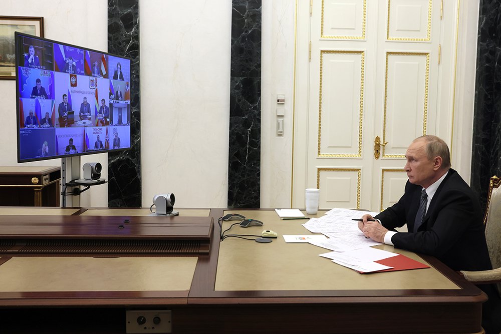 Владимир Путин поставил задачи в сфере строительства и ЖКХ