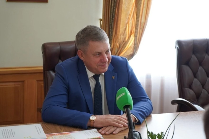 Губернатор Брянской области Александр Богомаз пообщается с жителями региона в формате прямой линии
