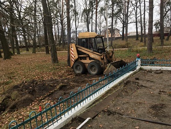 В Навлинском районе проводится акция по уборке памятников, воинских захоронений и мест боевой славы