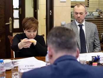 Провела рабочую встречу с заместителем начальника Управления Президента Российской Федерации по внутренней политике Евгением Грачевым и сопредседателем Всероссийской ассоциации развития местного самоуправления (ВАРМСУ) Ириной Гусевой